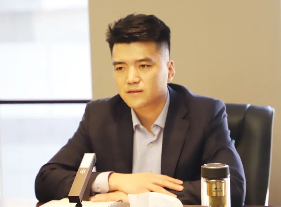 董事長照片.jpeg 董事長照片.jpeg